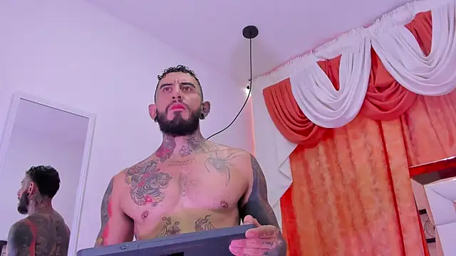 dilan scootk  online show from 04/22/26, 07:26