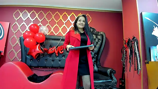 Snapshot of Mistressviictoria chatting on 02/04/25, 11:16 Mistressviictoria online show from 02/04/25, 11:16