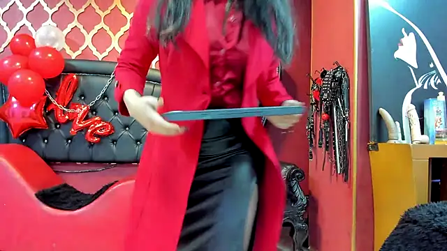 Snapshot of Mistressviictoria chatting on 02/14/25, 11:21 Mistressviictoria online show from 02/14/25, 11:21