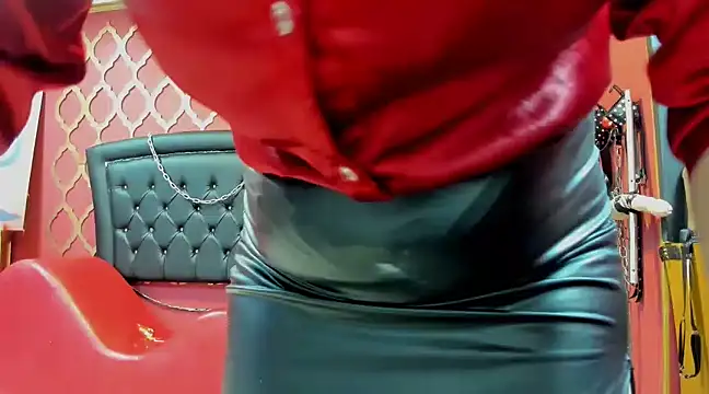 Snapshot of Mistressviictoria chatting on 03/14/25, 11:34 Mistressviictoria online show from 03/14/25, 11:34