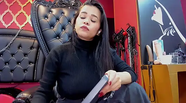 Snapshot of Mistressviictoria chatting on 03/18/25, 02:37 Mistressviictoria online show from 03/18/25, 02:37