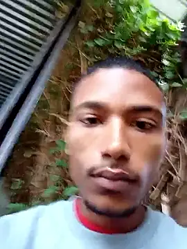 Snapshot of slimmydaddy69 chatting on 03/15/26, 06:19 slimmydaddy69 online show from 03/15/26, 06:19