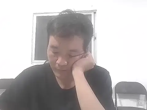 Snapshot of kisstoyousoon2024 chatting on 11/18/25, 08:02 kisstoyousoon2024 online show from 11/18/25, 08:02