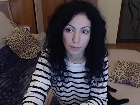 Emmatoo online show from 12/21/25, 12:34