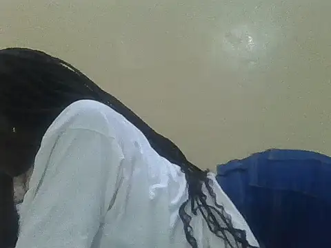 Snapshot of Pretty_ellahh chatting on 02/15/25, 07:17 Pretty ellahh online show from 02/15/25, 07:17