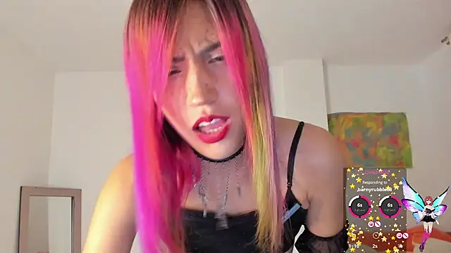 Snapshot of linnie_ chatting on 01/24/25, 11:04 linnie  online show from 01/24/25, 11:04