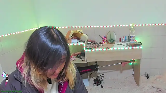 Snapshot of linnie_ chatting on 09/18/25, 06:54 linnie  online show from 09/18/25, 06:54