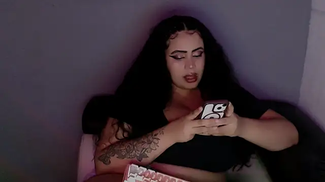 Emmacamille online show from 10/22/25, 12:11