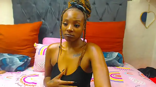 SAVAGExBOO online show from 02/19/25, 01:08