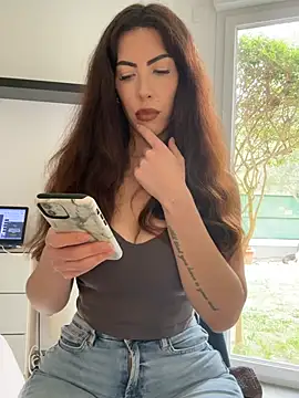 Eyline online show from 04/12/26, 09:36