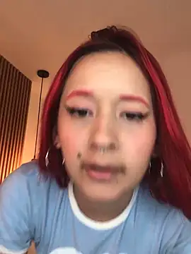 Snapshot of HannaRed_ chatting on 03/13/25, 06:34 HannaRed online show from 03/13/25, 06:34