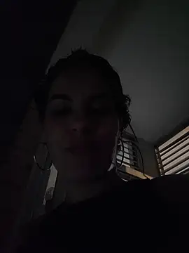 Pamela Rosal online show from 12/21/25, 01:35