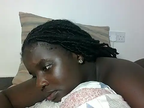 Snapshot of hotebbbyy chatting on 09/28/25, 06:30 hotebbbyy online show from 09/28/25, 06:30