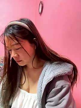 Snapshot of Hellen_111 chatting on 12/02/24, 05:48 Hellen 111 online show from 12/02/24, 05:48