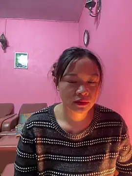 Snapshot of Hellen_111 chatting on 12/23/24, 02:50 Hellen 111 online show from 12/23/24, 02:50