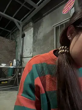 Snapshot of Hellen_111 chatting on 01/14/25, 10:06 Hellen 111 online show from 01/14/25, 10:06