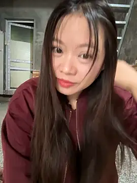 Snapshot of Hellen_111 chatting on 10/08/25, 02:42 Hellen 111 online show from 10/08/25, 02:42