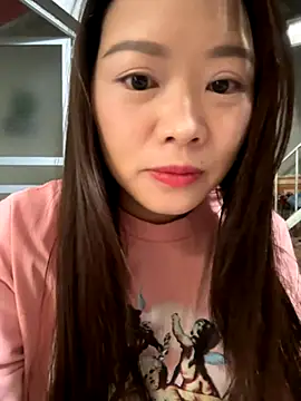 Snapshot of Hellen_111 chatting on 10/27/25, 03:21 Hellen 111 online show from 10/27/25, 03:21