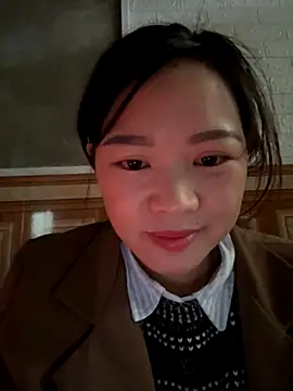 Snapshot of Hellen_111 chatting on 11/22/25, 05:06 Hellen 111 online show from 11/22/25, 05:06