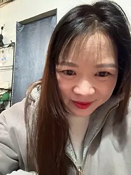 Snapshot of Hellen_111 chatting on 11/24/25, 06:35 Hellen 111 online show from 11/24/25, 06:35