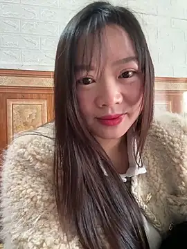 Snapshot of Hellen_111 chatting on 12/15/25, 03:55 Hellen 111 online show from 12/15/25, 03:55