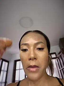 Snapshot of KyaraMiller chatting on 12/22/24, 06:59 KyaraMiller online show from 12/22/24, 06:59