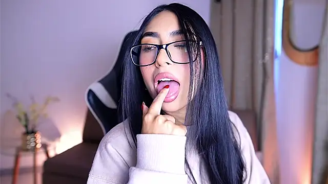 Sara albrecht online show from 12/27/24, 08:07