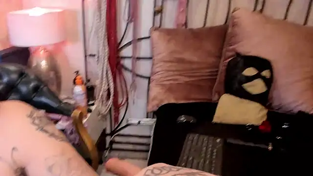 luxifer 666  online show from 03/20/25, 11:02