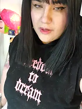 ItsNaiixa online show from 09/21/25, 01:02