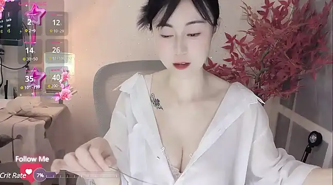 Snapshot of Lisa-s chatting on 03/05/25, 12:55 Lisa-s online show from 03/05/25, 12:55