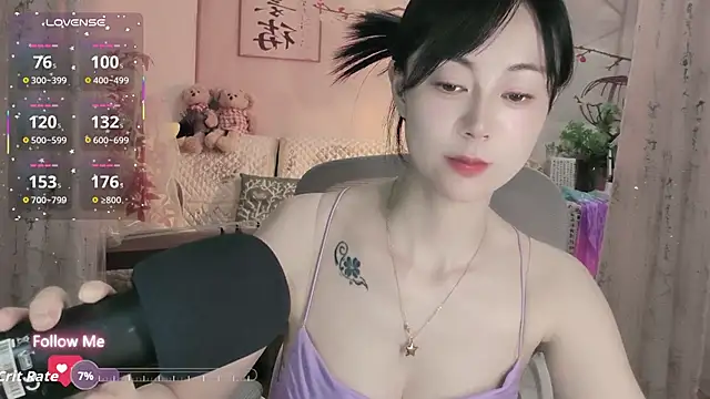 Snapshot of Lisa-s chatting on 09/26/25, 12:09 Lisa-s online show from 09/26/25, 12:09