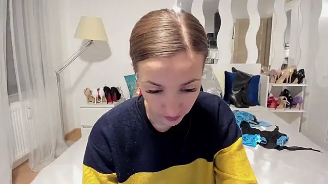 Snapshot of KateRedgar chatting on 02/02/25, 01:30 KateRedgar online show from 02/02/25, 01:30