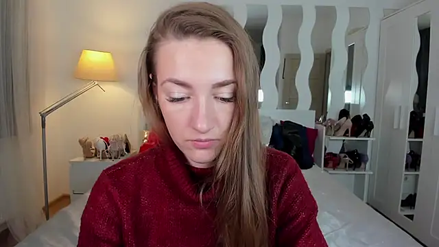 Snapshot of KateRedgar chatting on 02/19/25, 02:01 KateRedgar online show from 02/19/25, 02:01
