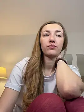 Snapshot of KateRedgar chatting on 03/03/25, 01:31 KateRedgar online show from 03/03/25, 01:31