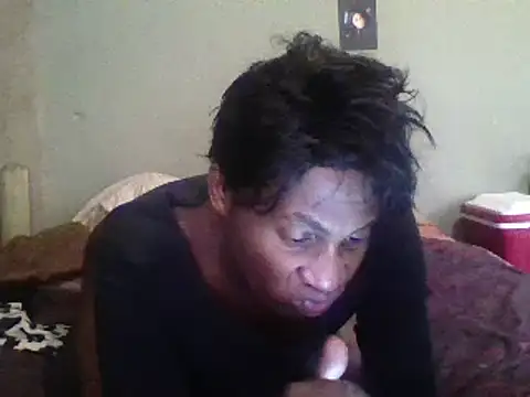 Snapshot of Moorella1 chatting on 03/12/25, 10:05 Moorella1 online show from 03/12/25, 10:05