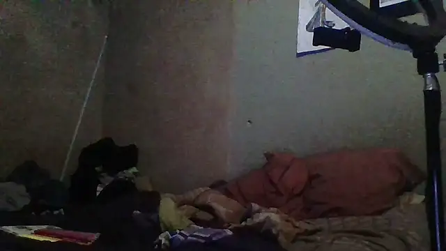 Snapshot of Moorella1 chatting on 09/16/25, 04:41 Moorella1 online show from 09/16/25, 04:41