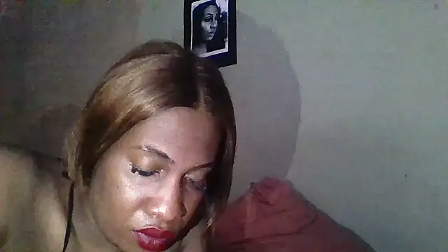 Snapshot of Moorella1 chatting on 09/27/25, 08:52 Moorella1 online show from 09/27/25, 08:52