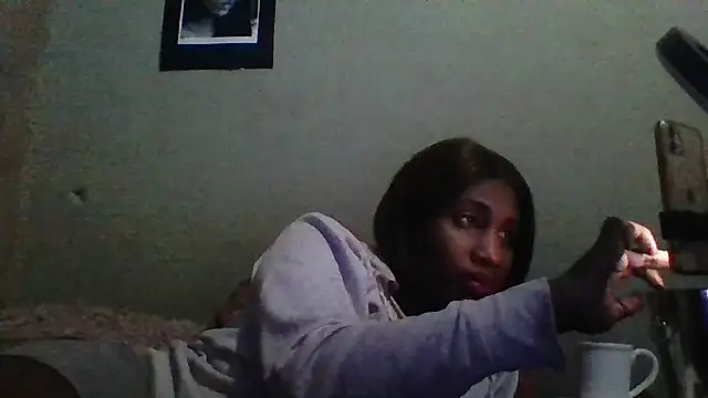 Snapshot of Moorella1 chatting on 09/29/25, 09:52 Moorella1 online show from 09/29/25, 09:52