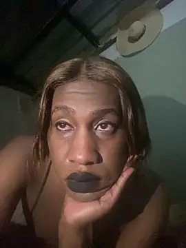 Snapshot of Moorella1 chatting on 09/30/25, 11:43 Moorella1 online show from 09/30/25, 11:43