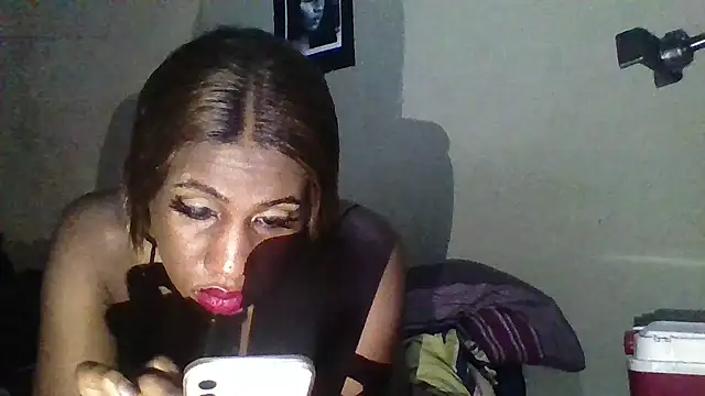 Snapshot of Moorella1 chatting on 10/01/25, 06:47 Moorella1 online show from 10/01/25, 06:47