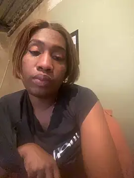 Snapshot of Moorella1 chatting on 10/24/25, 08:11 Moorella1 online show from 10/24/25, 08:11