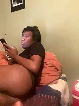 Snapshot of Moorella1 chatting on 11/11/25, 03:56 Moorella1 online show from 11/11/25, 03:56