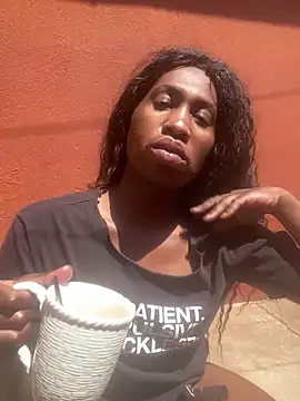 Snapshot of Moorella1 chatting on 12/05/25, 08:01 Moorella1 online show from 12/05/25, 08:01