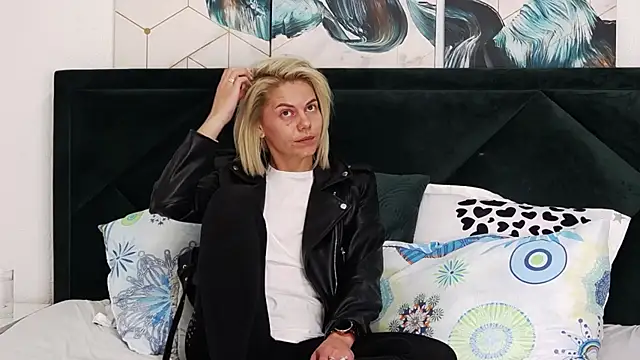 tanyagrey online show from 04/15/26, 05:25