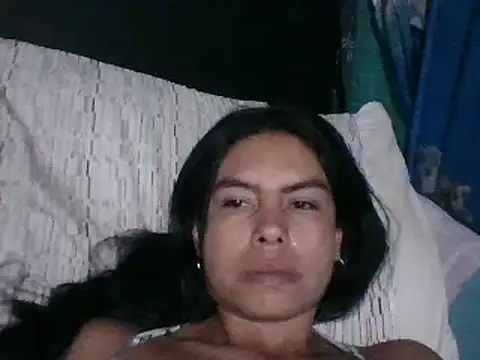 Snapshot of Alanagracia chatting on 12/21/24, 04:52 Alanagracia online show from 12/21/24, 04:52