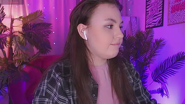 Mia  Peach online show from 03/18/25, 10:58