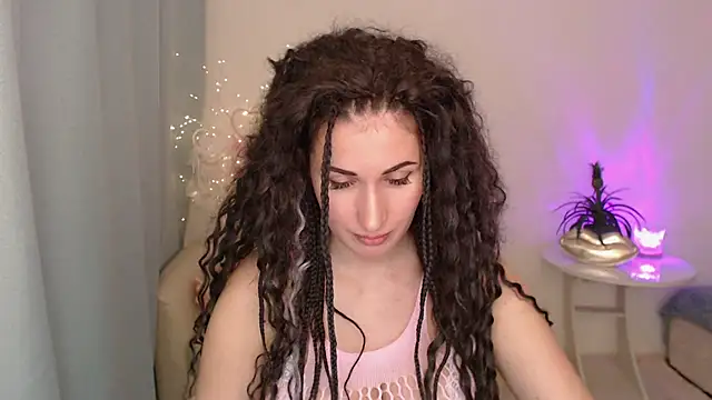 Snapshot of MaryMalory11 chatting on 02/14/25, 08:26 MaryMalory11 online show from 02/14/25, 08:26