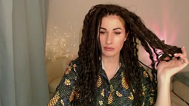 Snapshot of MaryMalory11 chatting on 02/25/25, 04:31 MaryMalory11 online show from 02/25/25, 04:31