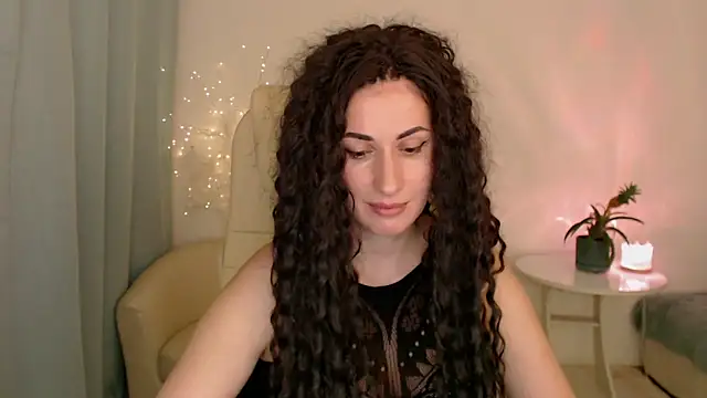 Snapshot of MaryMalory11 chatting on 03/17/25, 04:11 MaryMalory11 online show from 03/17/25, 04:11