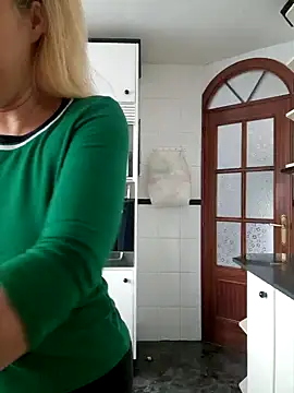 lamorbosa37 online show from 12/13/24, 12:50